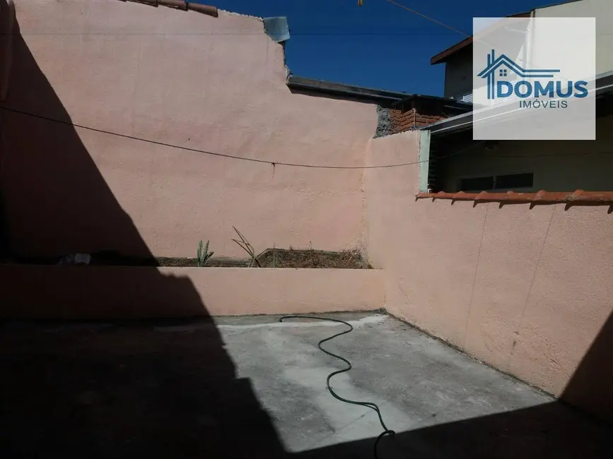 Casa com 3 quartos para alugar, 150m2 em Sao Jose Dos Campos - SP - imagem 8 Foto 8 de Casa com 3 quartos para alugar, 150m2 em Sao Jose Dos Campos - SP
