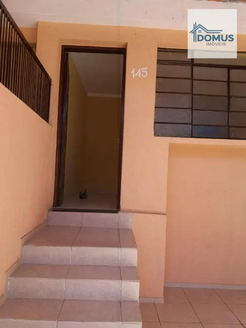 Casa com 3 quartos para alugar, 150m2 em Sao Jose Dos Campos - SP - imagem 2 Foto 2 de Casa com 3 quartos para alugar, 150m2 em Sao Jose Dos Campos - SP