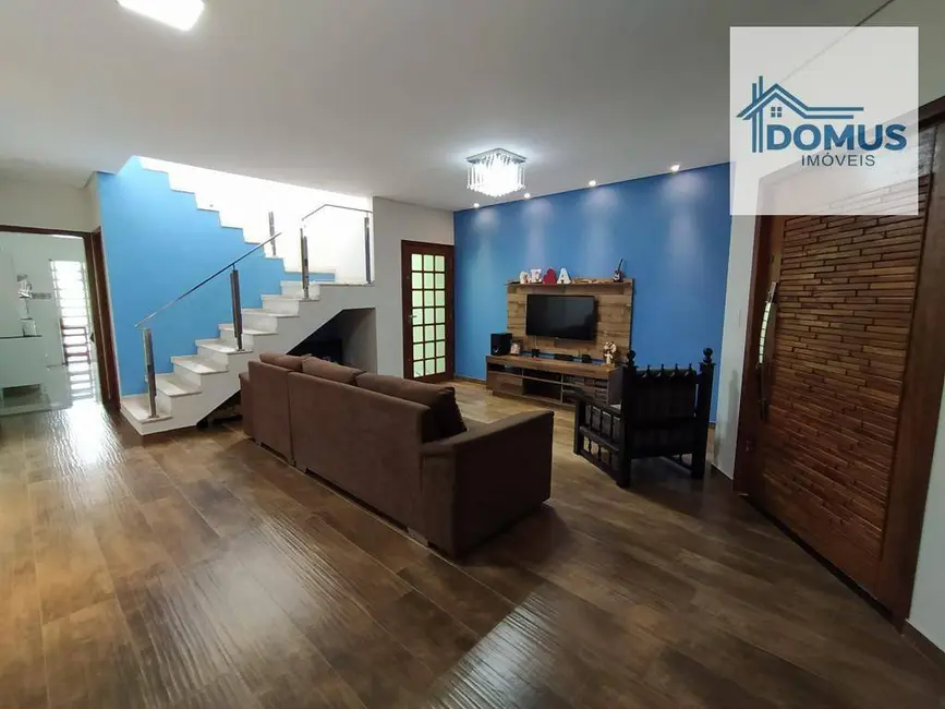 Casa com 3 quartos à venda, 168m2 em Sao Jose Dos Campos - SP - imagem 5 Foto 5 de Casa com 3 quartos à venda, 168m2 em Sao Jose Dos Campos - SP