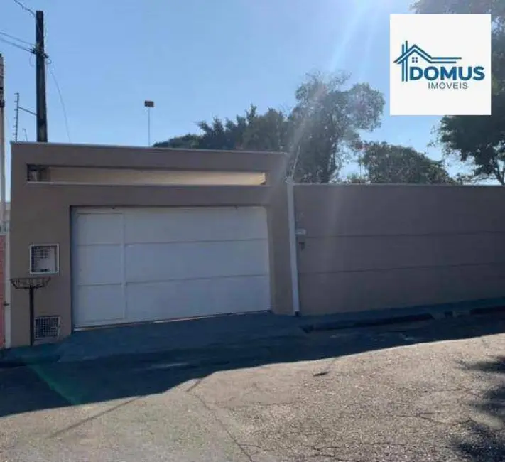 Casa com 3 quartos para alugar, 300m2 em Sao Jose Dos Campos - SP - imagem 1 Foto 1 de Casa com 3 quartos para alugar, 300m2 em Sao Jose Dos Campos - SP