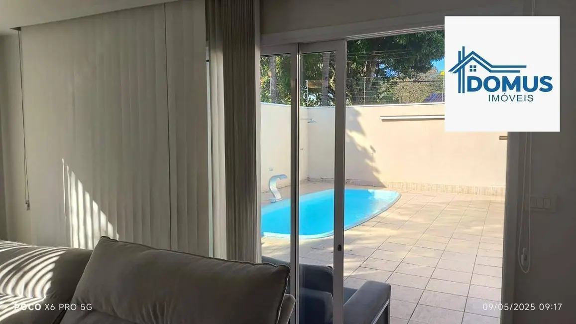 Casa com 3 quartos para alugar, 300m2 em Sao Jose Dos Campos - SP - imagem 5 Foto 5 de Casa com 3 quartos para alugar, 300m2 em Sao Jose Dos Campos - SP