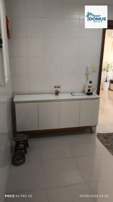 Casa com 3 quartos para alugar, 300m2 em Sao Jose Dos Campos - SP - imagem 8 Foto 8 de Casa com 3 quartos para alugar, 300m2 em Sao Jose Dos Campos - SP