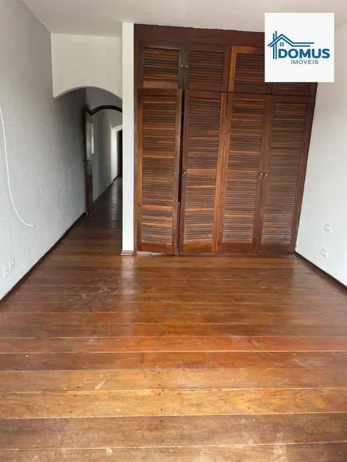 Casa com 4 quartos para alugar, 161m2 em Sao Jose Dos Campos - SP - imagem 9 Foto 9 de Casa com 4 quartos para alugar, 161m2 em Sao Jose Dos Campos - SP