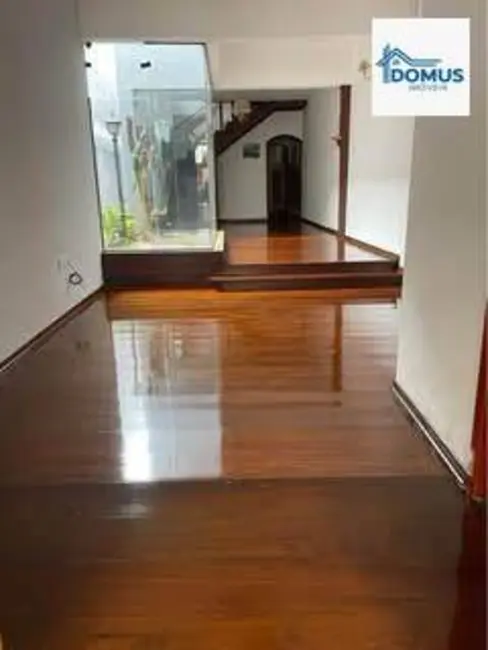 Casa com 4 quartos à venda e para alugar, 161m2 em Sao Jose Dos Campos - SP - imagem 1 Foto 1 de Casa com 4 quartos à venda e para alugar, 161m2 em Sao Jose Dos Campos - SP