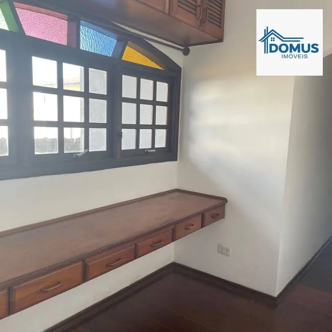 Casa com 4 quartos à venda e para alugar, 161m2 em Sao Jose Dos Campos - SP - imagem 3 Foto 3 de Casa com 4 quartos à venda e para alugar, 161m2 em Sao Jose Dos Campos - SP