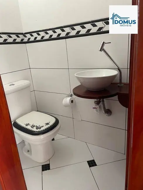 Casa com 4 quartos para alugar, 161m2 em Sao Jose Dos Campos - SP - imagem 8 Foto 8 de Casa com 4 quartos para alugar, 161m2 em Sao Jose Dos Campos - SP