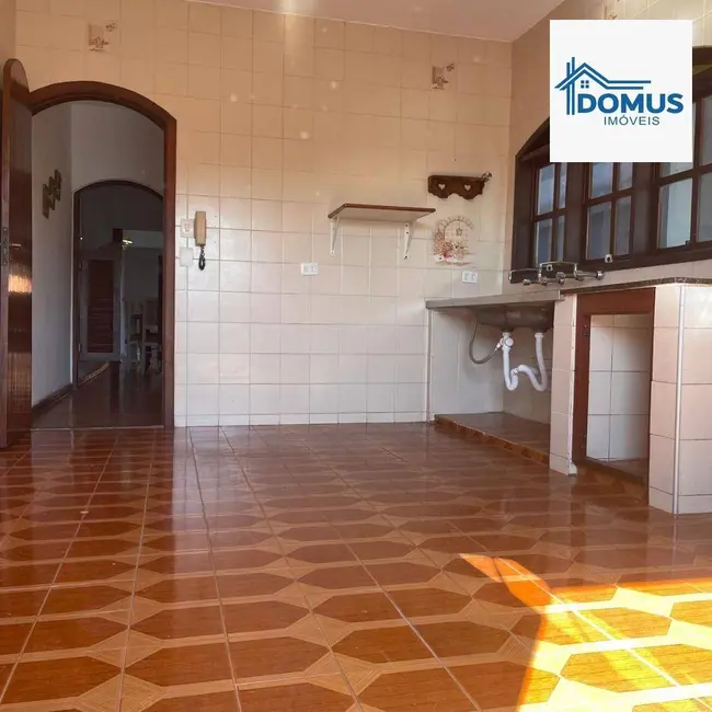 Casa com 4 quartos à venda e para alugar, 161m2 em Sao Jose Dos Campos - SP - imagem 6 Foto 6 de Casa com 4 quartos à venda e para alugar, 161m2 em Sao Jose Dos Campos - SP