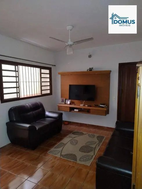 Foto 2 de Casa com 2 quartos à venda, 125m2 em Sao Jose Dos Campos - SP