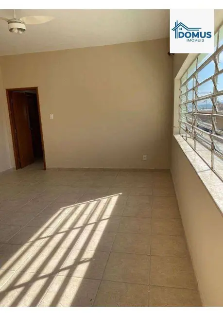 Foto 1 de Sobrado com 7 quartos à venda, 250m2 em Sao Jose Dos Campos - SP