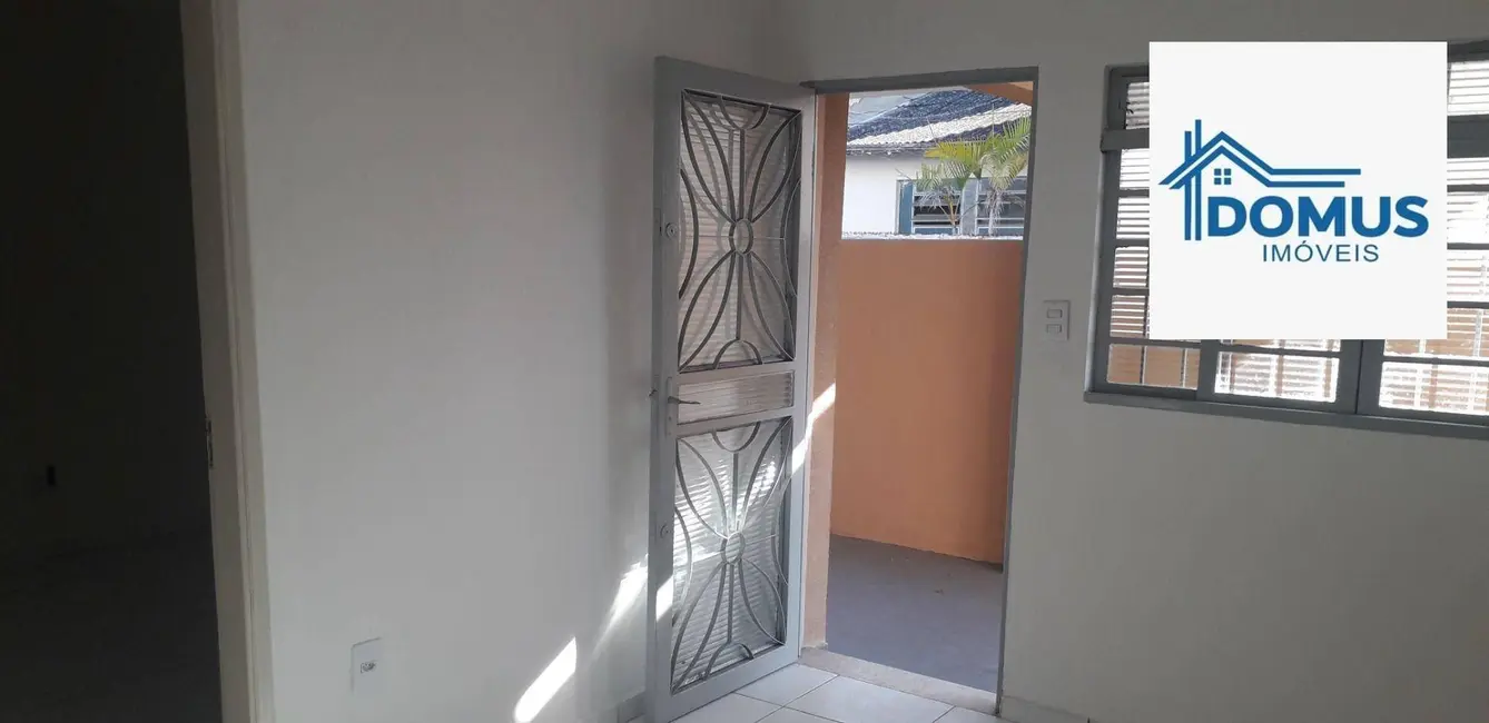 Casa com 2 quartos para alugar, 116m2 em Sao Jose Dos Campos - SP - imagem 2 Foto 2 de Casa com 2 quartos para alugar, 116m2 em Sao Jose Dos Campos - SP