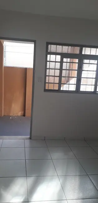 Casa com 2 quartos para alugar, 116m2 em Sao Jose Dos Campos - SP - imagem 3 Foto 3 de Casa com 2 quartos para alugar, 116m2 em Sao Jose Dos Campos - SP