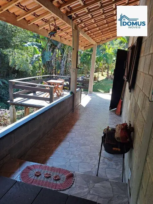 Foto 2 de Chácara com 2 quartos para alugar, 2400m2 em Sao Jose Dos Campos - SP