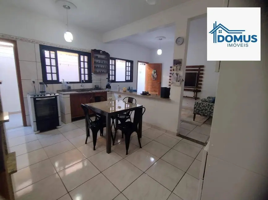 Foto 2 de Casa com 3 quartos à venda, 130m2 em Sao Jose Dos Campos - SP