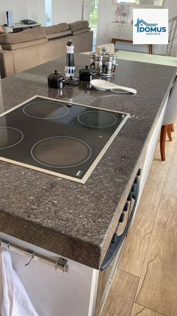 Foto 9 de Casa de Condomínio com 3 quartos para alugar, 325m2 em Sao Jose Dos Campos - SP