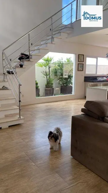 Foto 2 de Casa de Condomínio com 3 quartos para alugar, 325m2 em Sao Jose Dos Campos - SP