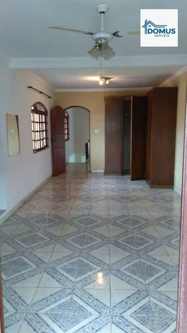 Casa com 4 quartos para alugar, 125m2 em Sao Jose Dos Campos - SP - imagem 2 Foto 2 de Casa com 4 quartos para alugar, 125m2 em Sao Jose Dos Campos - SP