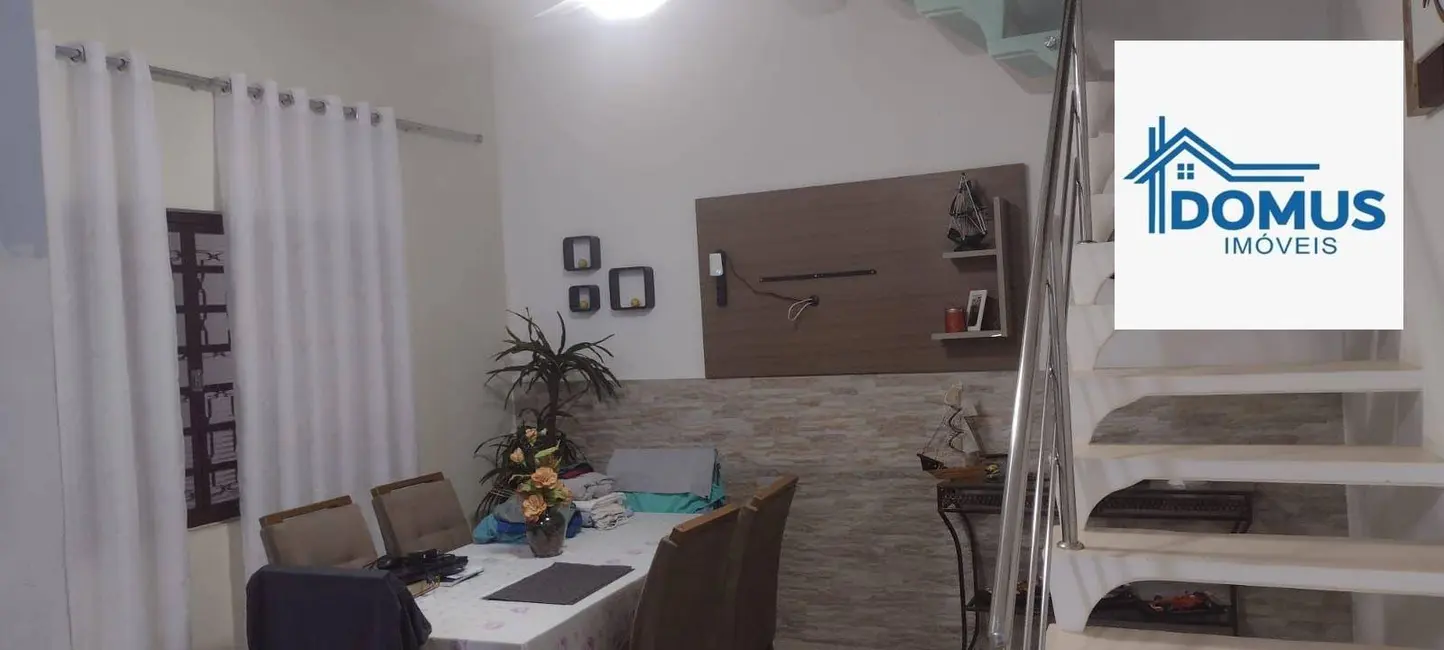 Foto 5 de Casa com 2 quartos à venda, 180m2 em Parque Santo Antônio, Jacarei - SP
