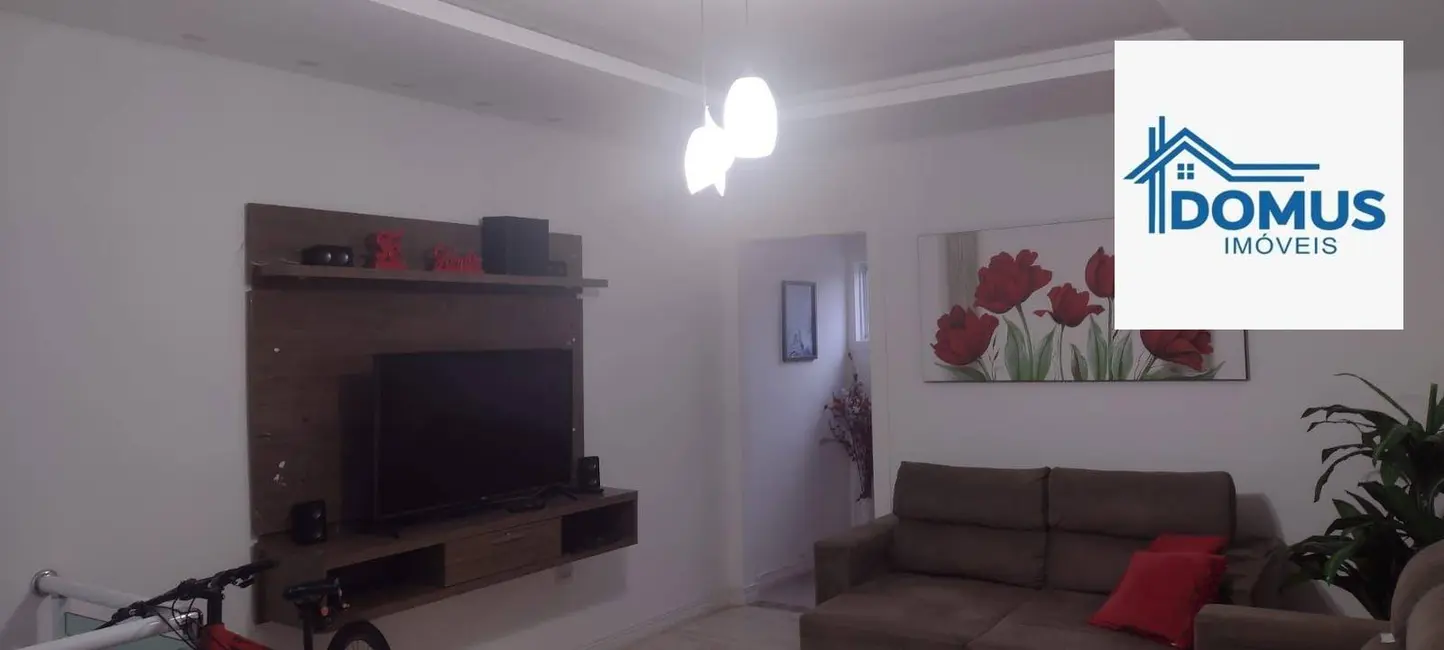 Foto 8 de Casa com 2 quartos à venda, 180m2 em Parque Santo Antônio, Jacarei - SP