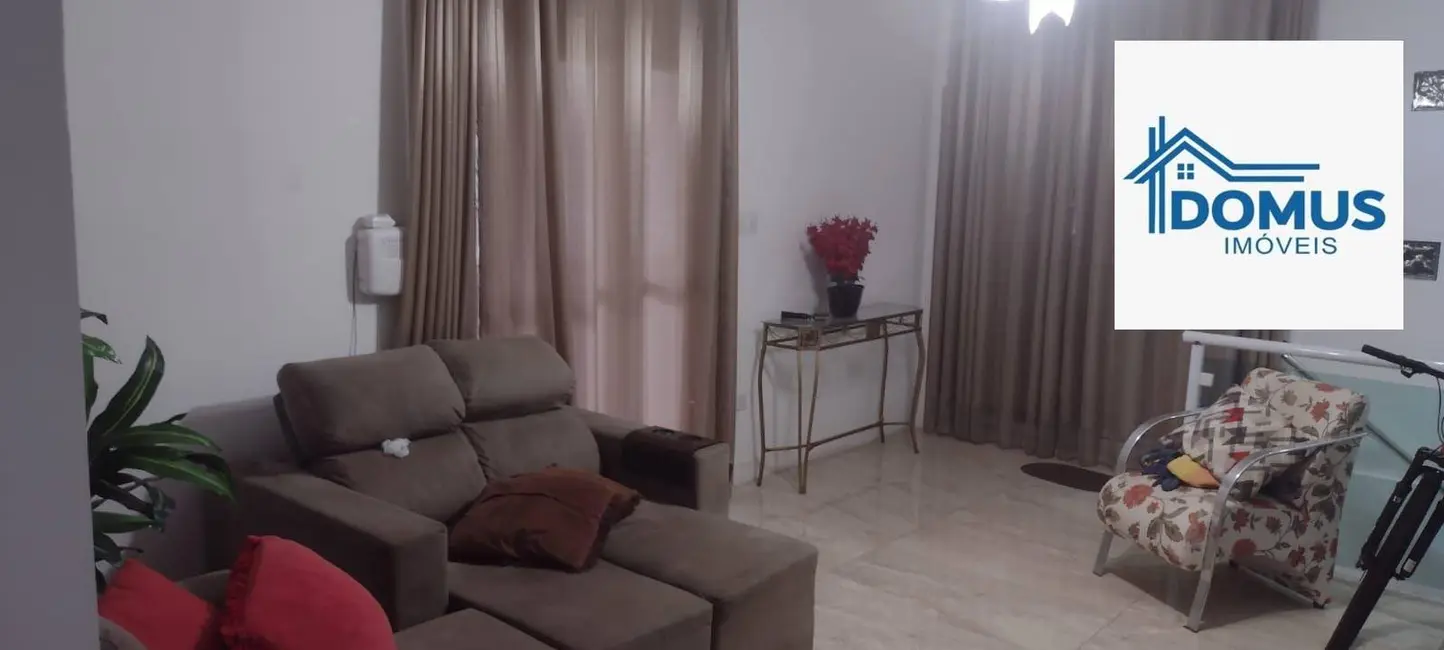 Foto 4 de Casa com 2 quartos à venda, 180m2 em Parque Santo Antônio, Jacarei - SP
