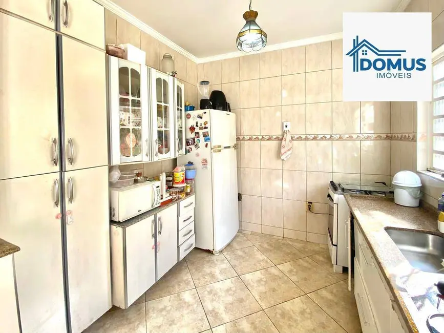 Foto 3 de Casa com 4 quartos à venda, 250m2 em Sao Jose Dos Campos - SP