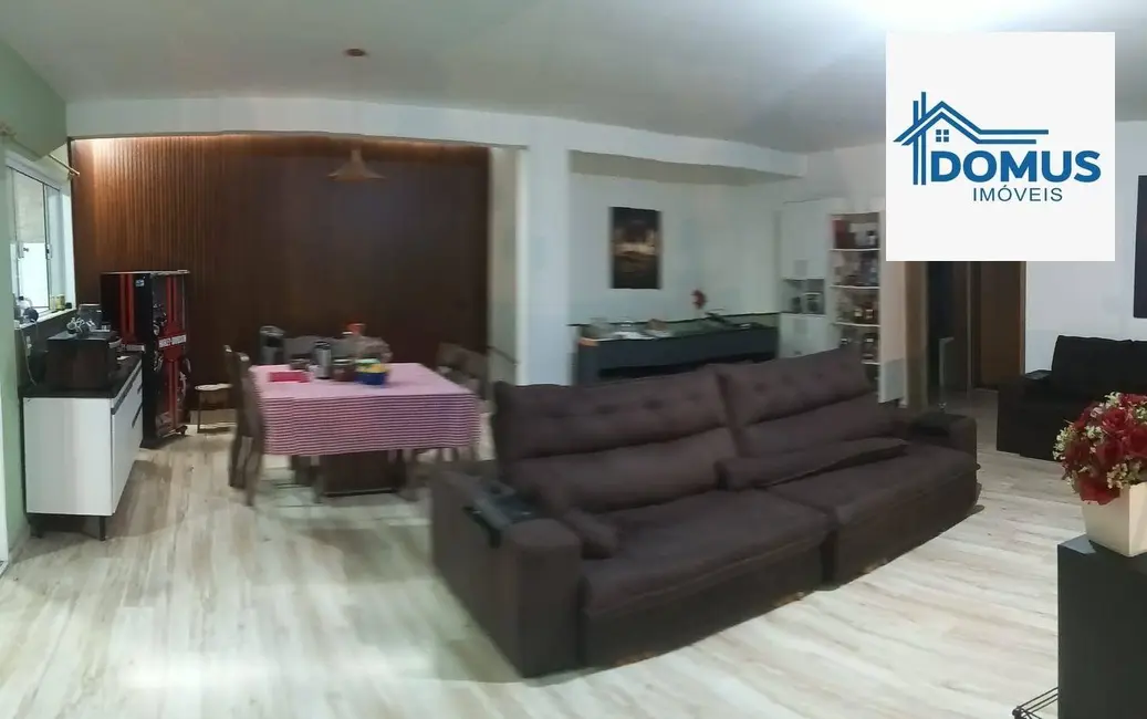 Casa com 2 quartos para alugar, 187m2 em Sao Jose Dos Campos - SP - imagem 1 Foto 1 de Casa com 2 quartos para alugar, 187m2 em Sao Jose Dos Campos - SP