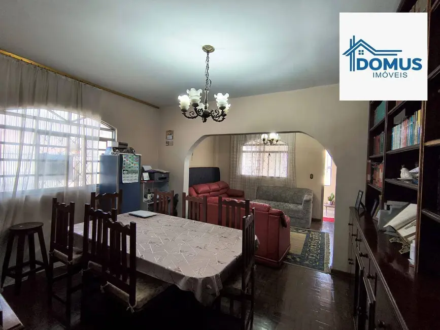 Foto 1 de Casa com 3 quartos à venda, 269m2 em Sao Jose Dos Campos - SP
