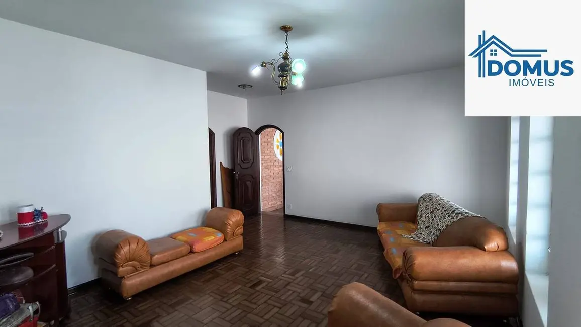 Foto 3 de Casa com 3 quartos à venda, 330m2 em Sao Jose Dos Campos - SP