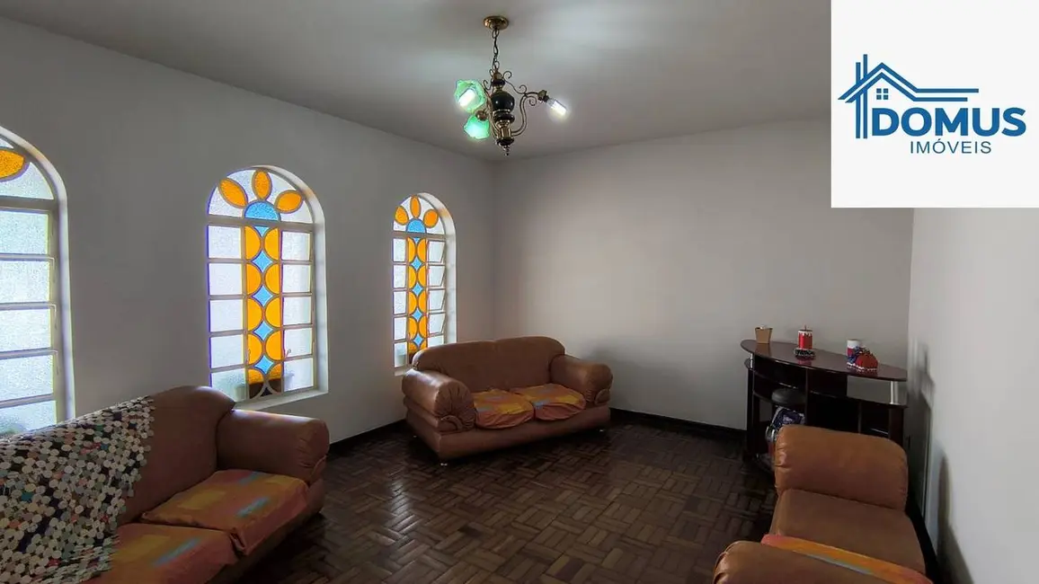 Foto 2 de Casa com 3 quartos à venda, 330m2 em Sao Jose Dos Campos - SP