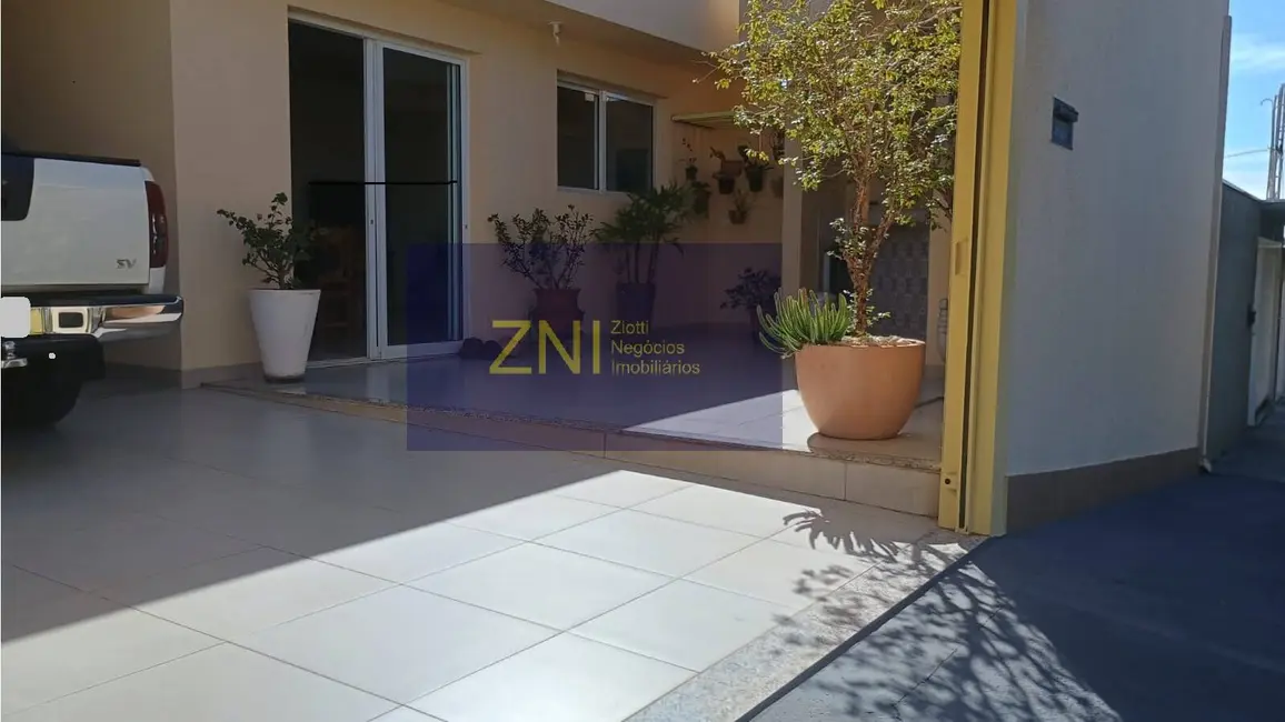 Foto 2 de Casa com 3 quartos à venda, 300m2 em Jardim São Luiz, Ribeirao Preto - SP