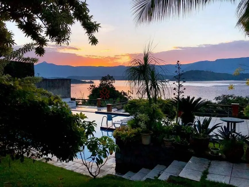 Casa com 5 quartos à venda, 450m2 em Enseada, Angra Dos Reis - RJ - imagem 1 Foto 1 de Casa com 5 quartos à venda, 450m2 em Enseada, Angra Dos Reis - RJ