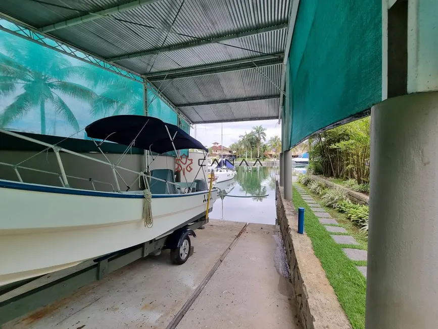 Foto 4 de Casa de Condomínio com 4 quartos à venda, 450m2 em Bracuí (Cunhambebe), Angra Dos Reis - RJ