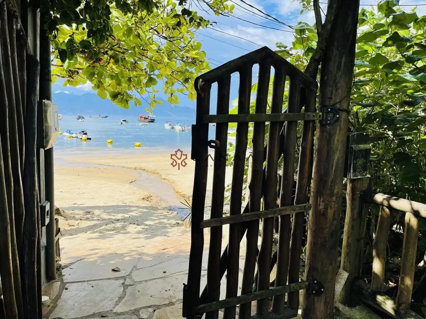 Casa com 5 quartos à venda, 250m2 em Angra Dos Reis - RJ - imagem 1 Foto 1 de Casa com 5 quartos à venda, 250m2 em Angra Dos Reis - RJ