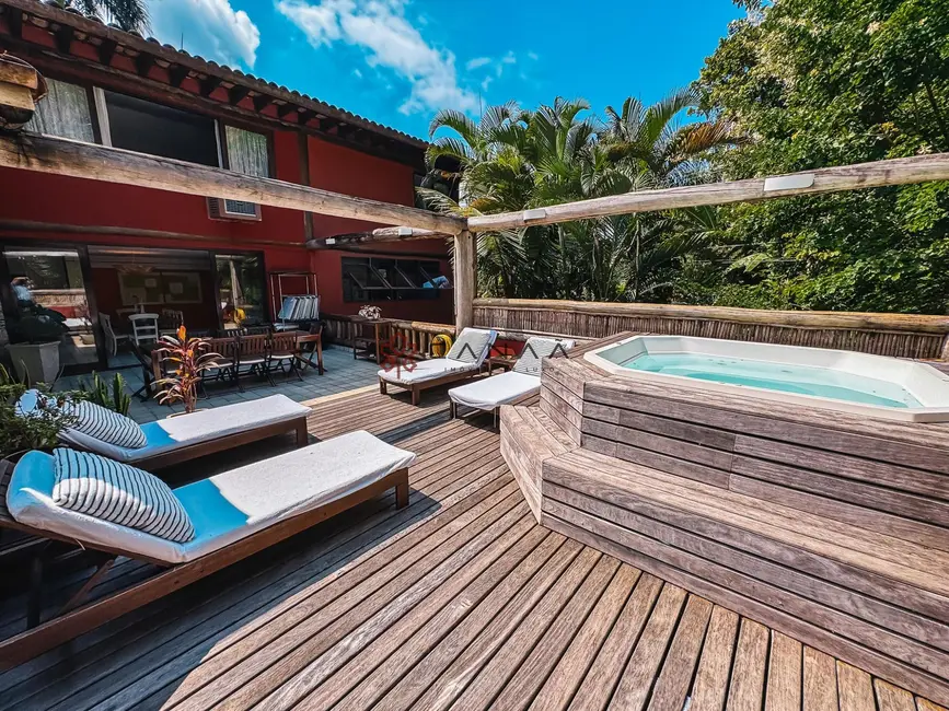 Foto 1 de Casa de Condomínio com 5 quartos para alugar, 431m2 em Mombaça, Angra Dos Reis - RJ