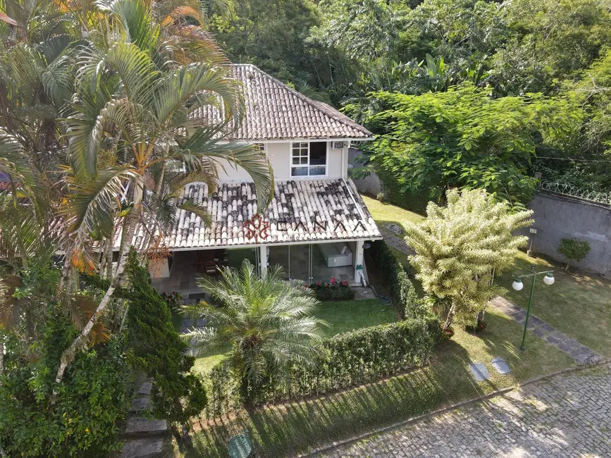 Foto 3 de Casa de Condomínio com 4 quartos à venda, 250m2 em Mombaça, Angra Dos Reis - RJ