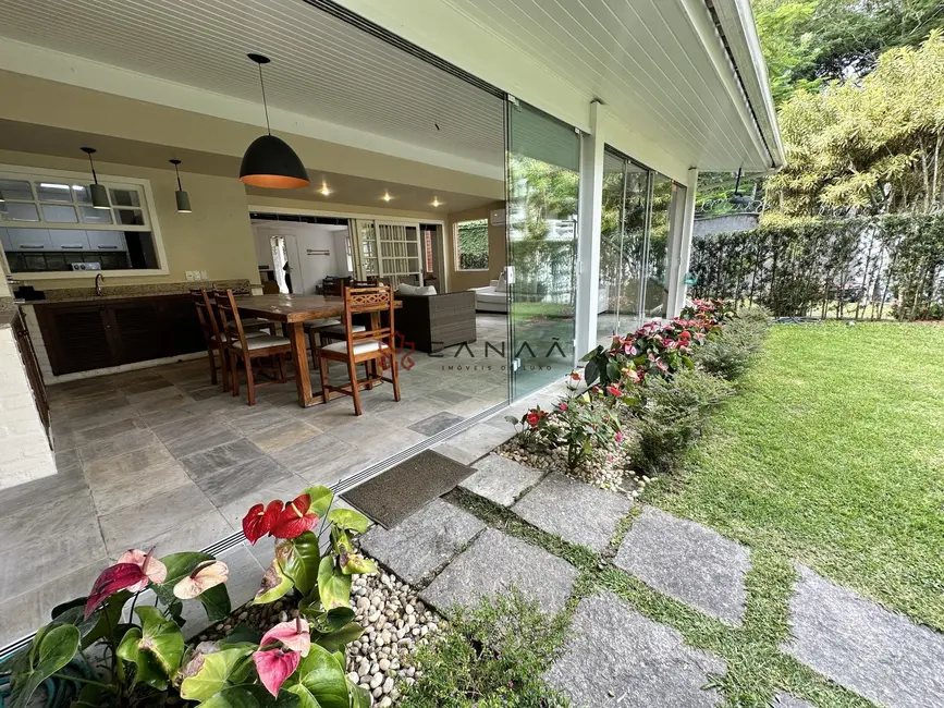 Foto 5 de Casa de Condomínio com 4 quartos à venda, 250m2 em Mombaça, Angra Dos Reis - RJ