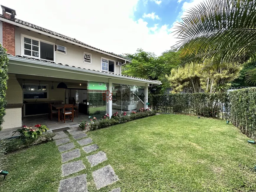 Foto 4 de Casa de Condomínio com 4 quartos à venda, 250m2 em Mombaça, Angra Dos Reis - RJ