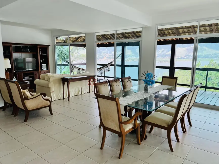 Casa de Condomínio com 4 quartos para alugar, 250m2 em Pontal (Cunhambebe), Angra Dos Reis - RJ - imagem 5 Foto 5 de Casa de Condomínio com 4 quartos para alugar, 250m2 em Pontal (Cunhambebe), Angra Dos Reis - RJ