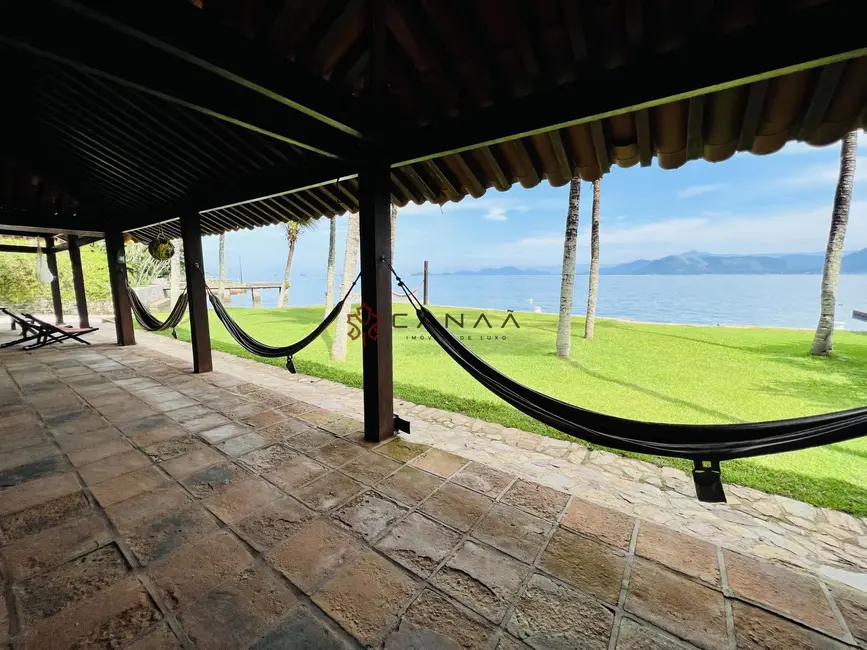 Casa com 4 quartos à venda, 250m2 em Ponta Leste, Angra Dos Reis - RJ - imagem 7 Foto 7 de Casa com 4 quartos à venda, 250m2 em Ponta Leste, Angra Dos Reis - RJ