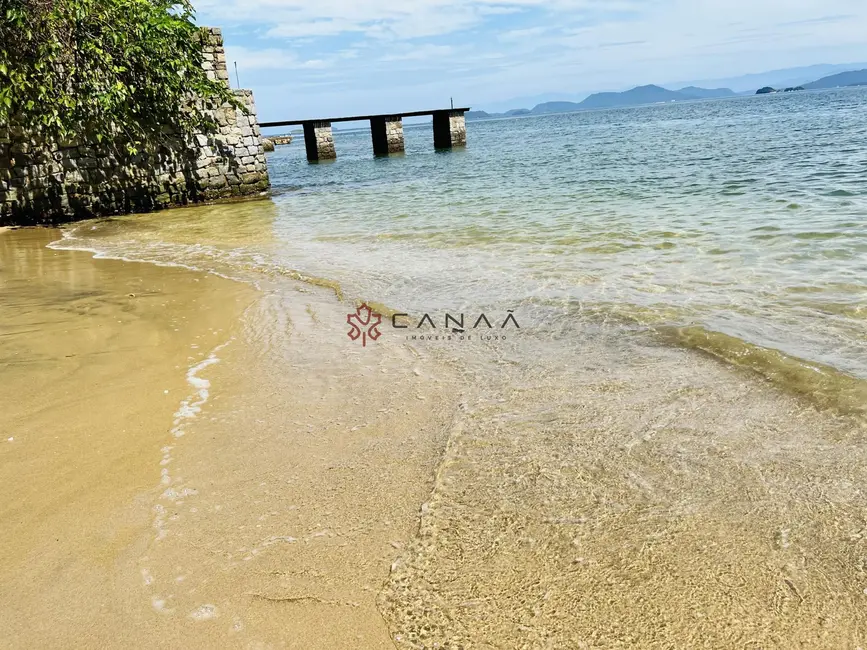 Casa com 4 quartos à venda, 250m2 em Ponta Leste, Angra Dos Reis - RJ - imagem 8 Foto 8 de Casa com 4 quartos à venda, 250m2 em Ponta Leste, Angra Dos Reis - RJ