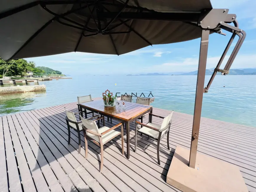 Casa com 4 quartos à venda, 250m2 em Ponta Leste, Angra Dos Reis - RJ - imagem 9 Foto 9 de Casa com 4 quartos à venda, 250m2 em Ponta Leste, Angra Dos Reis - RJ