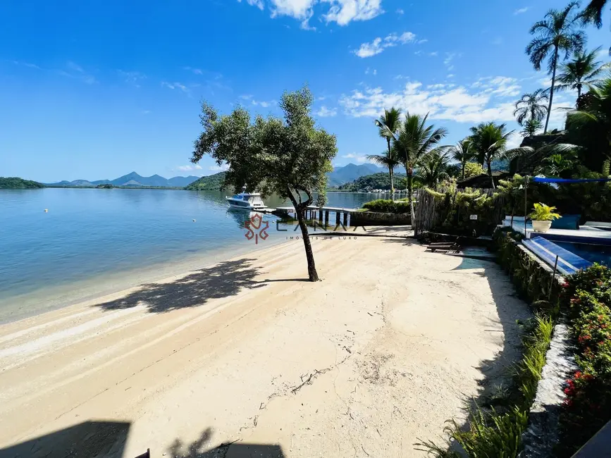 Casa de Condomínio com 10 quartos para alugar, 600m2 em Itanema (Cunhambebe), Angra Dos Reis - RJ - imagem 3 Foto 3 de Casa de Condomínio com 10 quartos para alugar, 600m2 em Itanema (Cunhambebe), Angra Dos Reis - RJ