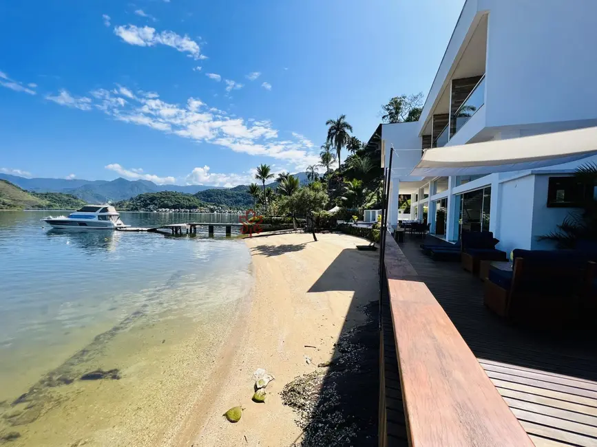 Casa de Condomínio com 10 quartos para alugar, 600m2 em Itanema (Cunhambebe), Angra Dos Reis - RJ - imagem 9 Foto 9 de Casa de Condomínio com 10 quartos para alugar, 600m2 em Itanema (Cunhambebe), Angra Dos Reis - RJ