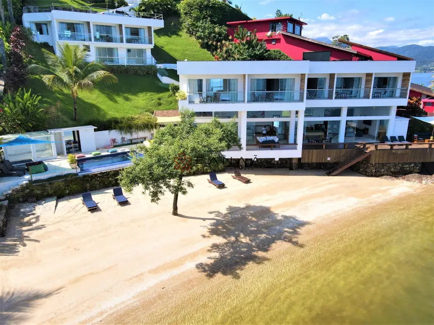 Casa de Condomínio com 10 quartos para alugar, 600m2 em Itanema (Cunhambebe), Angra Dos Reis - RJ - imagem 8 Foto 8 de Casa de Condomínio com 10 quartos para alugar, 600m2 em Itanema (Cunhambebe), Angra Dos Reis - RJ