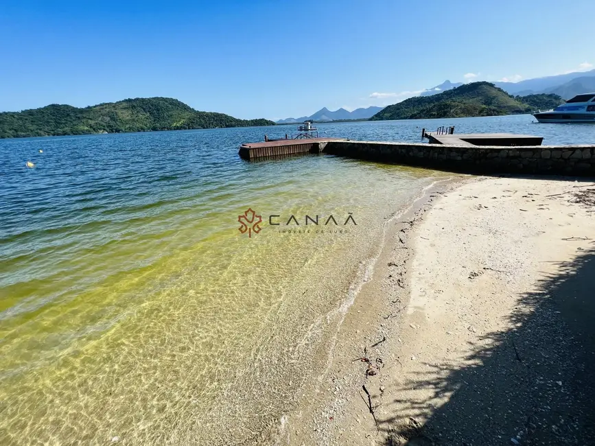 Casa de Condomínio com 12 quartos para alugar, 700m2 em Itanema (Cunhambebe), Angra Dos Reis - RJ - imagem 4 Foto 4 de Casa de Condomínio com 12 quartos para alugar, 700m2 em Itanema (Cunhambebe), Angra Dos Reis - RJ