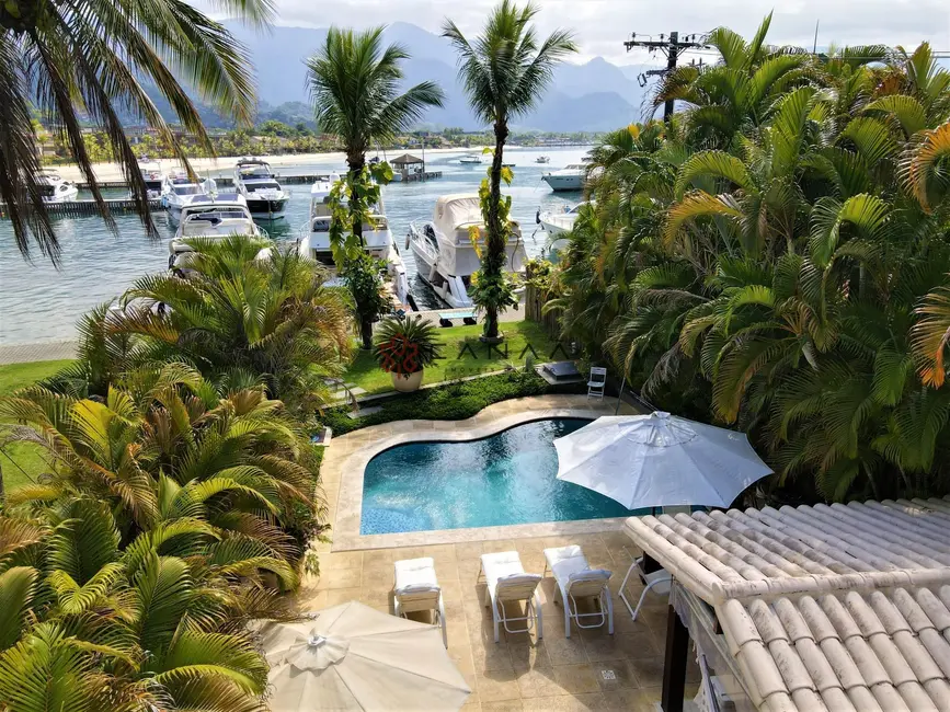 Foto 2 de Casa de Condomínio com 6 quartos à venda, 400m2 em Frade (Cunhambebe), Angra Dos Reis - RJ