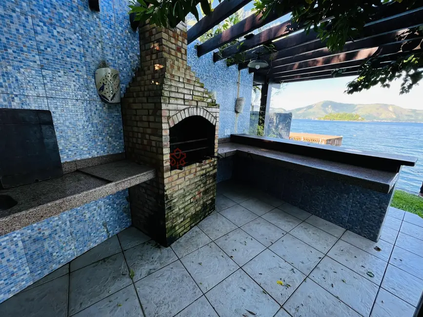 Foto 9 de Casa com 4 quartos à venda, 400m2 em Mombaça, Angra Dos Reis - RJ