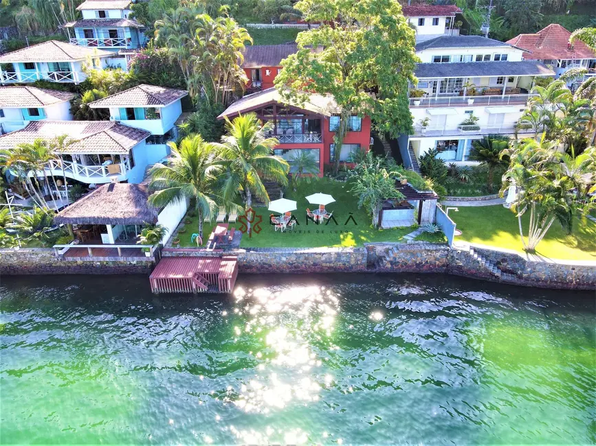 Foto 1 de Casa com 4 quartos à venda, 400m2 em Mombaça, Angra Dos Reis - RJ
