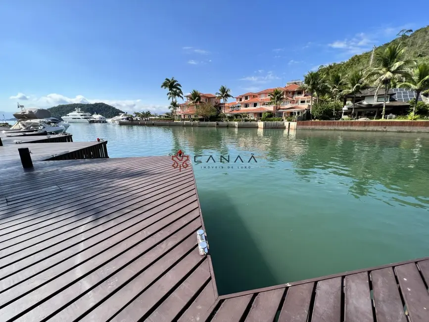 Casa de Condomínio com 6 quartos para alugar, 350m2 em Frade (Cunhambebe), Angra Dos Reis - RJ - imagem 9 Foto 9 de Casa de Condomínio com 6 quartos para alugar, 350m2 em Frade (Cunhambebe), Angra Dos Reis - RJ