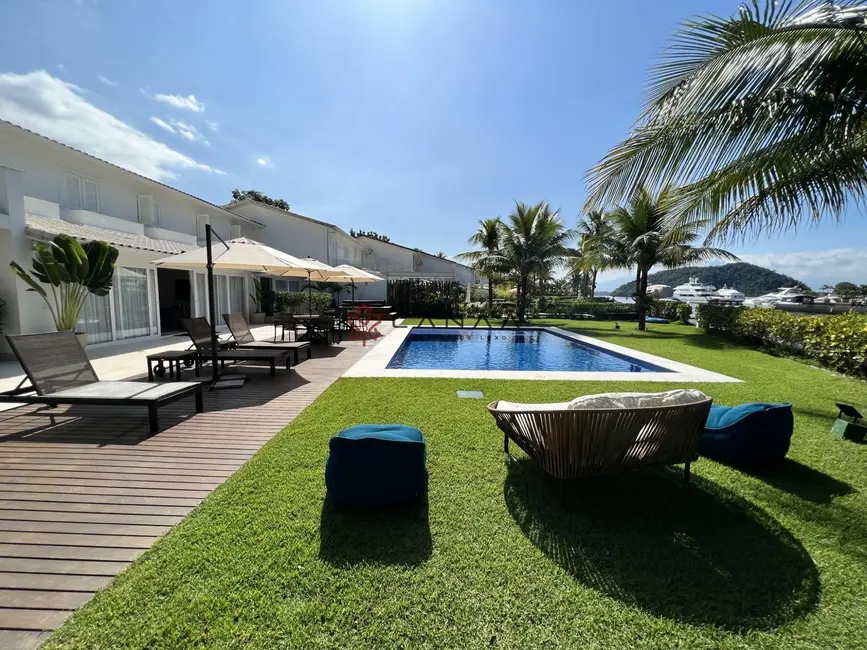 Casa de Condomínio com 6 quartos para alugar, 350m2 em Frade (Cunhambebe), Angra Dos Reis - RJ - imagem 2 Foto 2 de Casa de Condomínio com 6 quartos para alugar, 350m2 em Frade (Cunhambebe), Angra Dos Reis - RJ