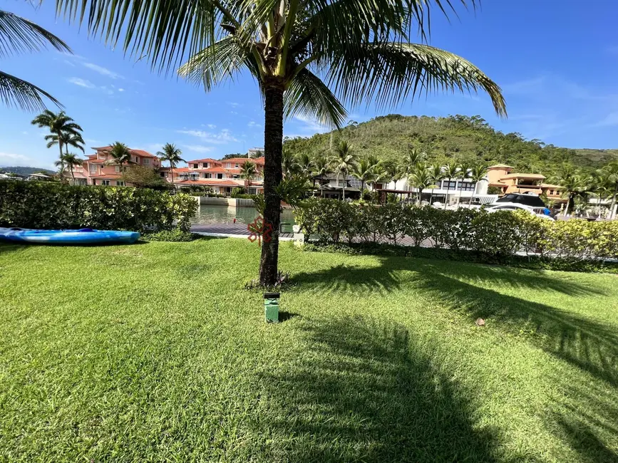 Casa de Condomínio com 6 quartos para alugar, 350m2 em Frade (Cunhambebe), Angra Dos Reis - RJ - imagem 5 Foto 5 de Casa de Condomínio com 6 quartos para alugar, 350m2 em Frade (Cunhambebe), Angra Dos Reis - RJ